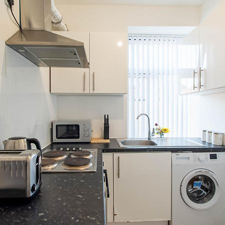 Belgian Studio Apt 2 Huddersfield Eksteriør bilde
