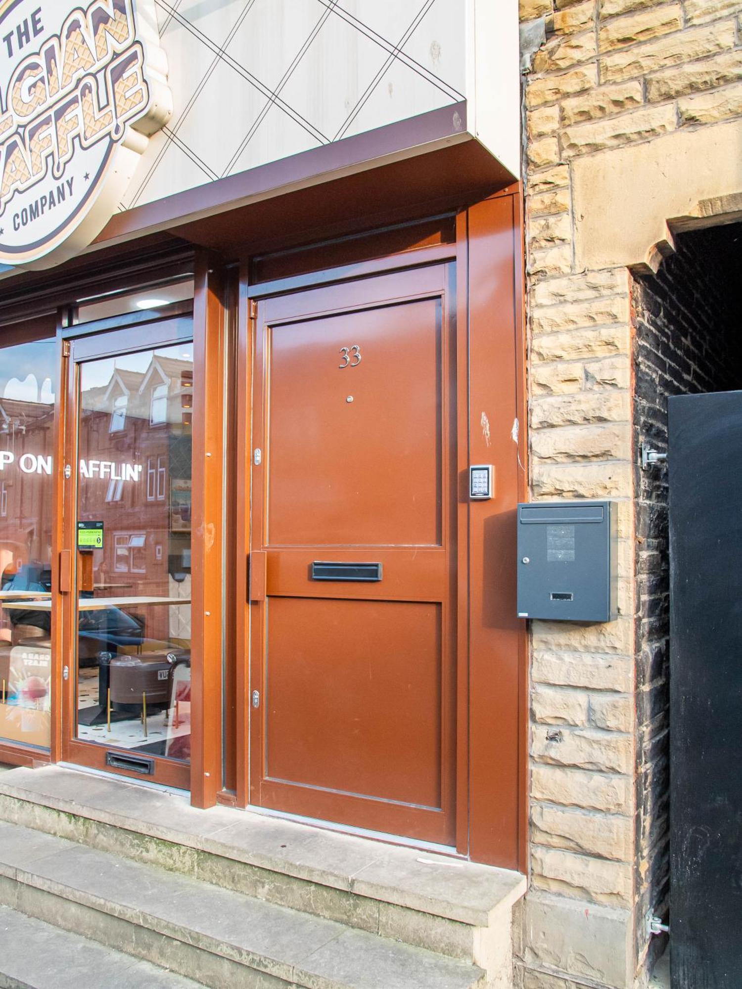 Belgian Studio Apt 2 Huddersfield Eksteriør bilde